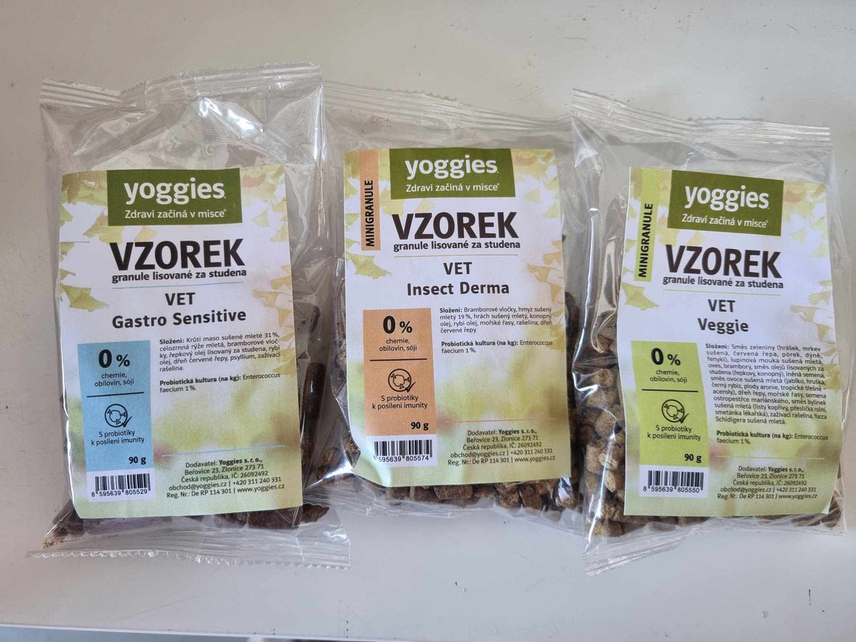 Smaksprøve av Yoggies VET kaldpresset hundefôr MINI fra veterinærserien