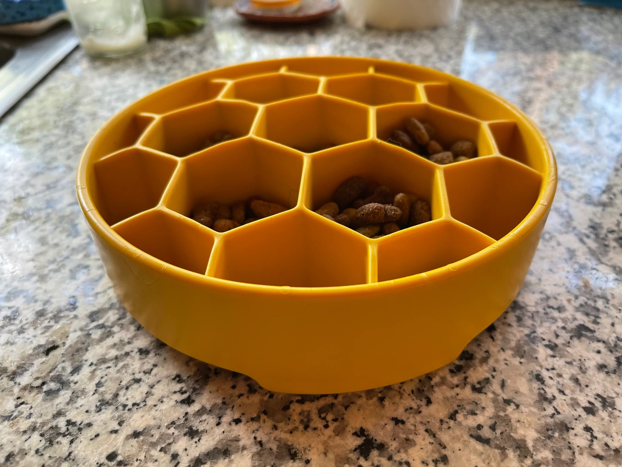 HONEYCOMB DESIGN EBOWL ENRICHMENT SLOW FEEDER matskål